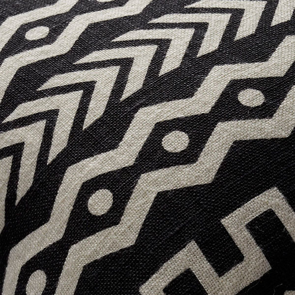 Cojín tendencia de textil con patrones y cenefas