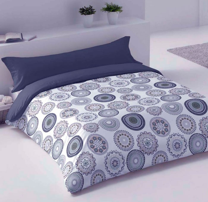 Funda nórdica violeta con patrones de mandala