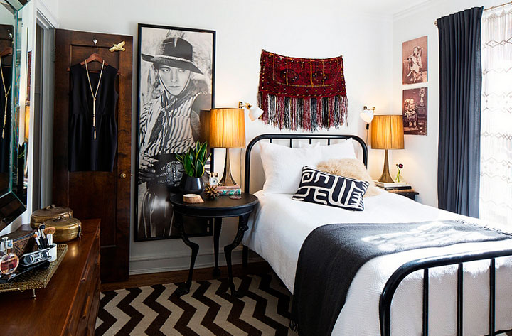 Dormitorios eclécticos dando simetría con el color