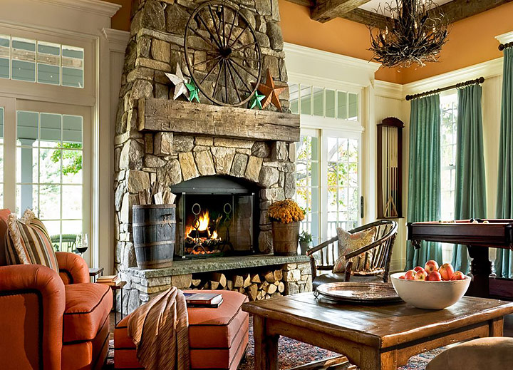 Decorar paredes de piedra con chimenea