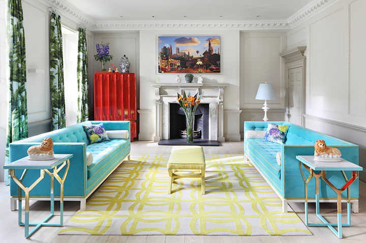 Colores vivos en un salón con decoración estilo Art Decó